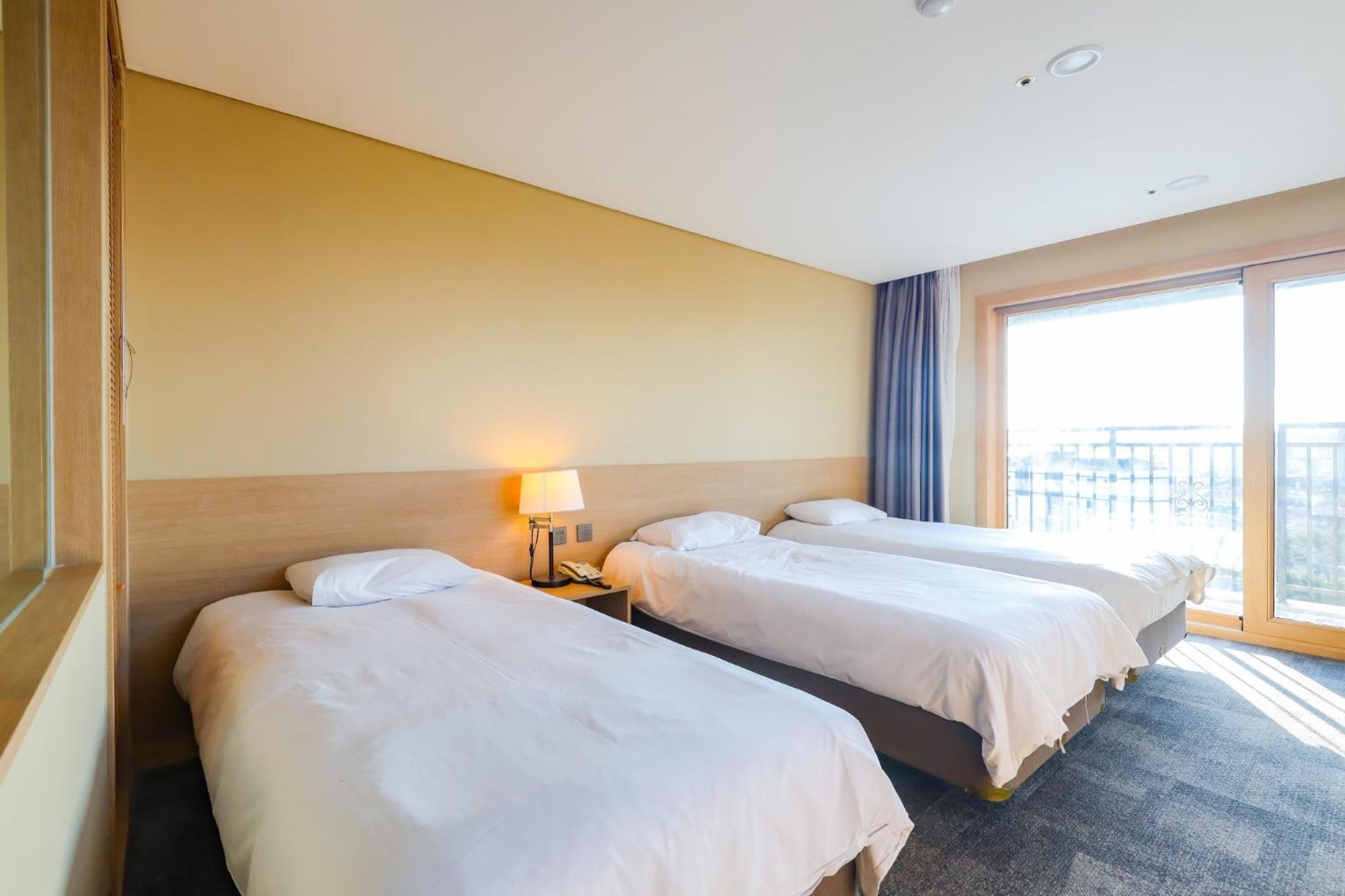 From H The Best Hotel Jeju Seongsan Seogwipo Exteriör bild