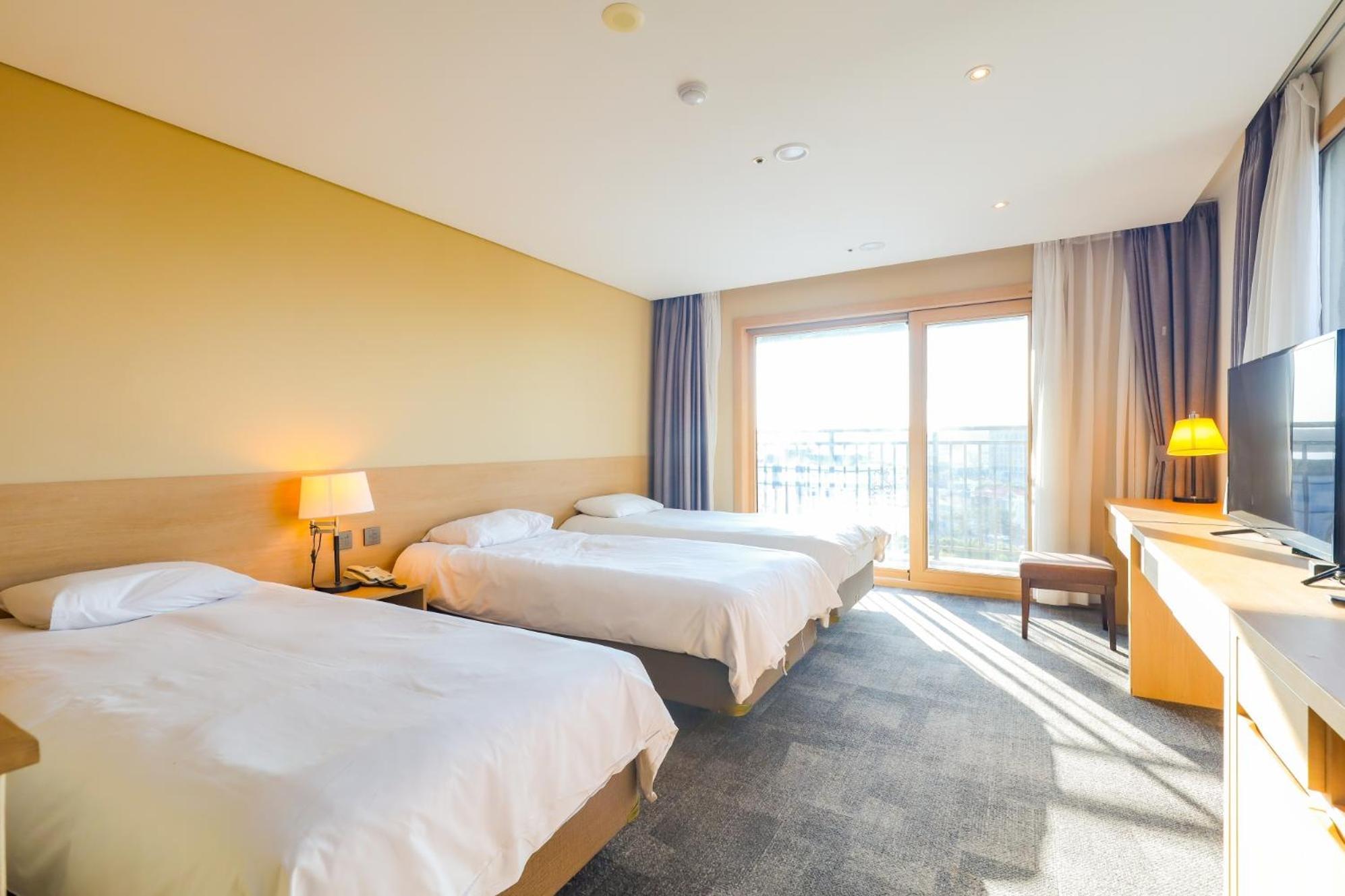 From H The Best Hotel Jeju Seongsan Seogwipo Exteriör bild