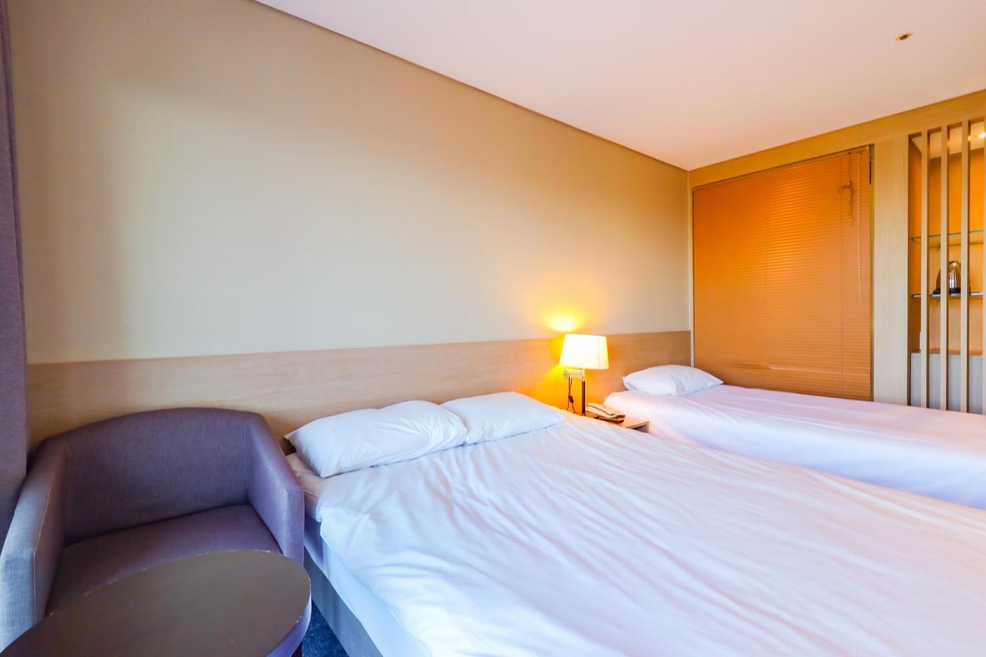 From H The Best Hotel Jeju Seongsan Seogwipo Exteriör bild