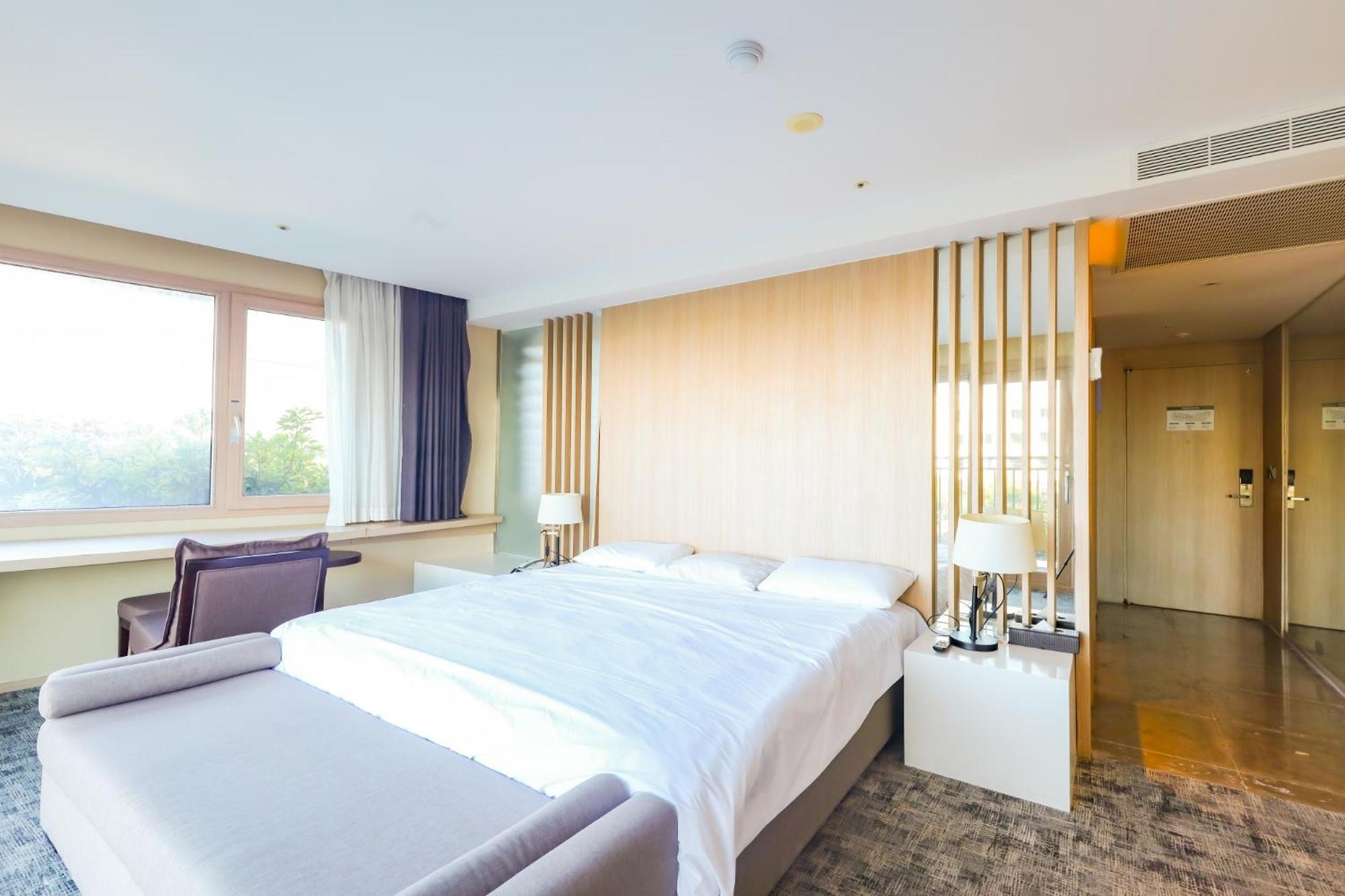 From H The Best Hotel Jeju Seongsan Seogwipo Exteriör bild
